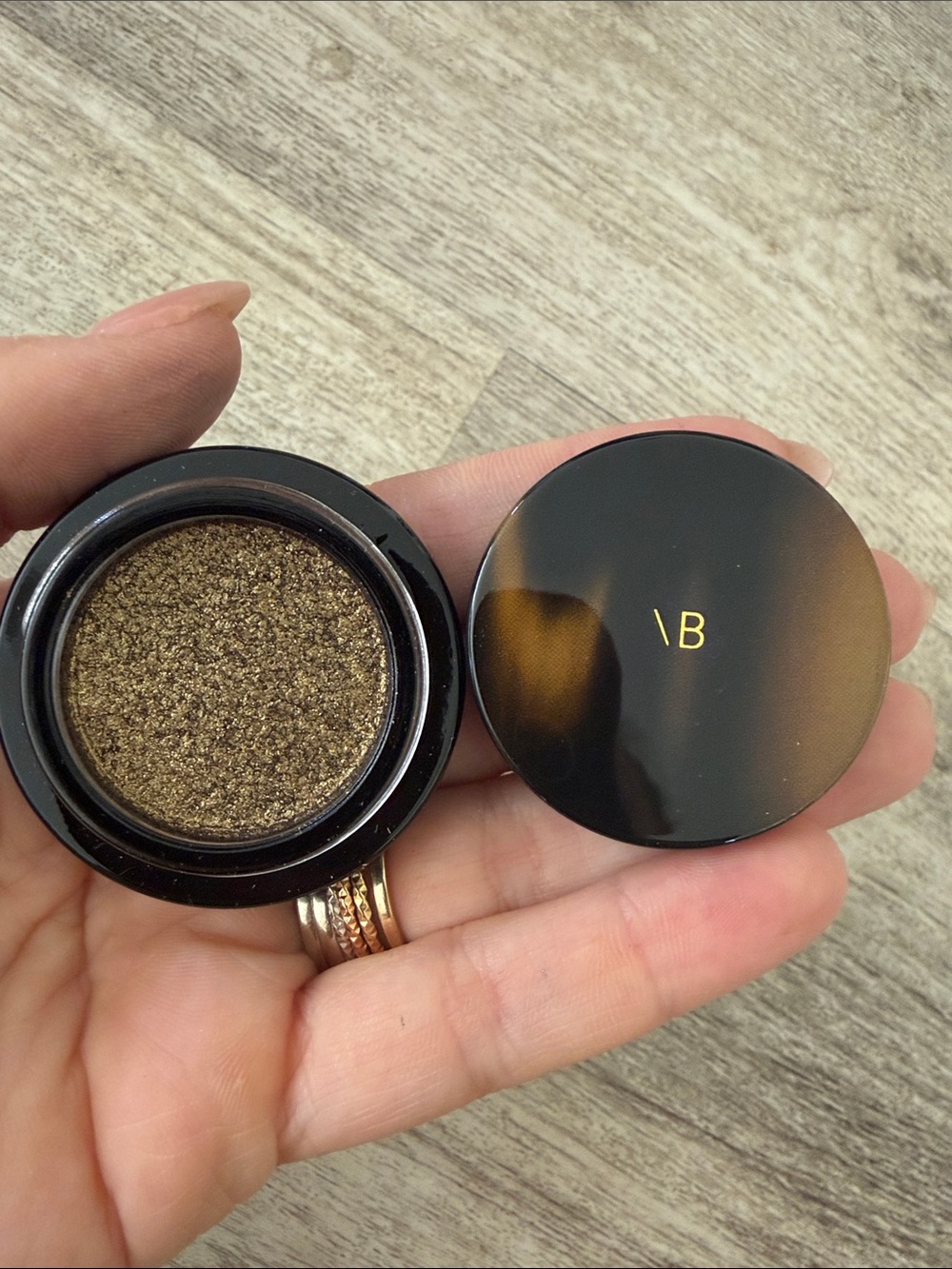 Victoria Beckham Crystal infused eye shadow in velvet
